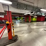 Browar Lubicz- 5Min Walk To The Old Town, Garage
